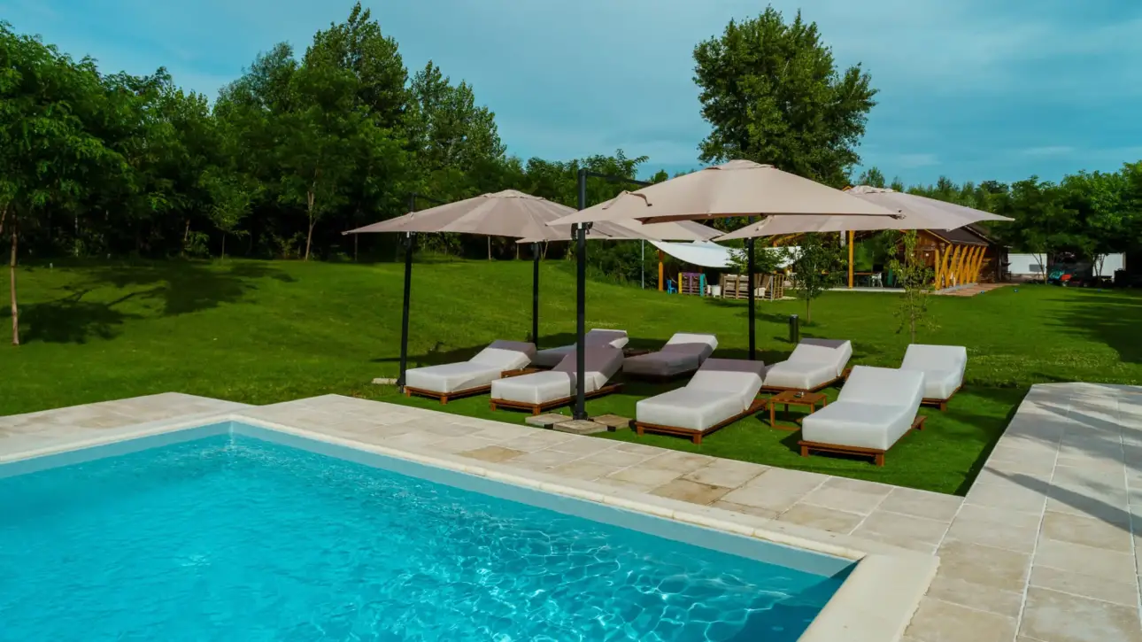 petrecere la piscina privata Bucuresti la The Sunset Club